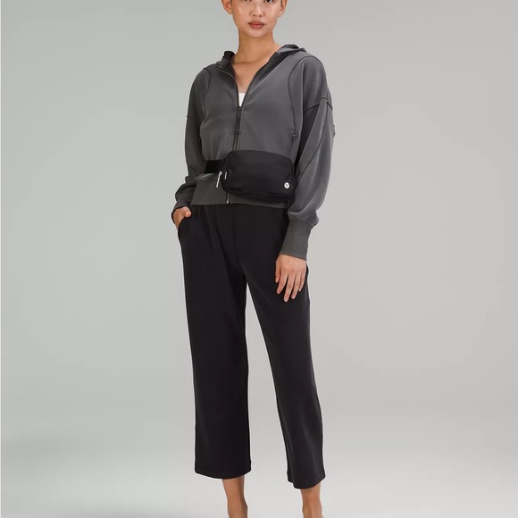 lululemon athletica Handbags - Lululemon Crossbody Bag, 1L, Black